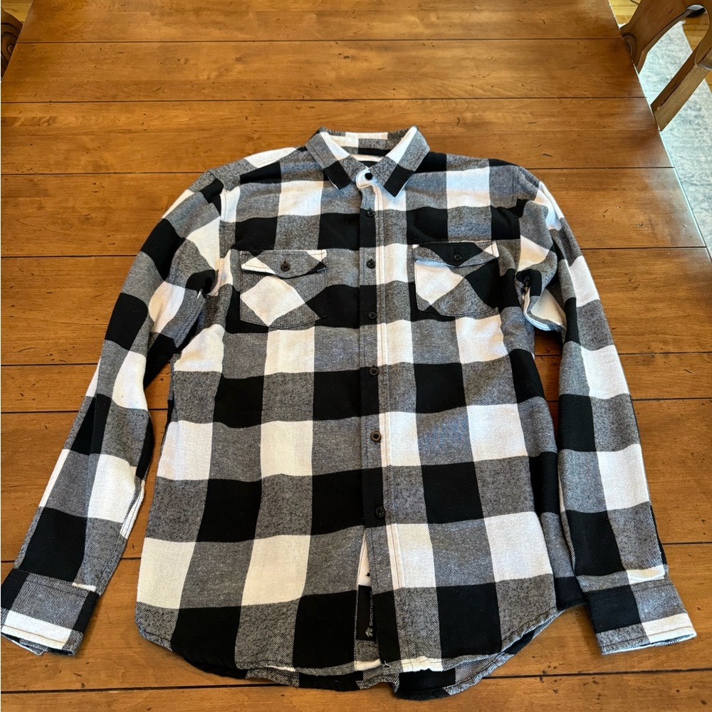 Men's SOUTHOUSE Black & White Flannel Long Sleeve Button Down Size Small